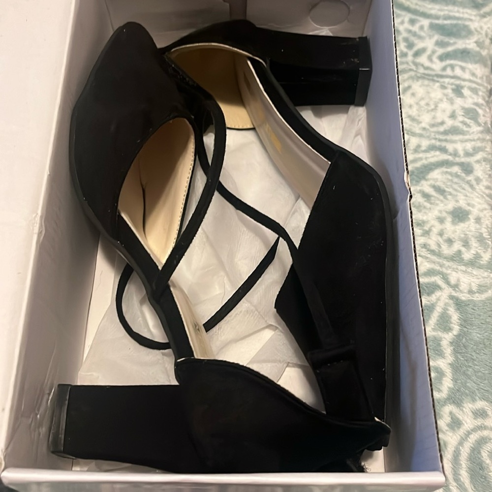 Black point toe heels